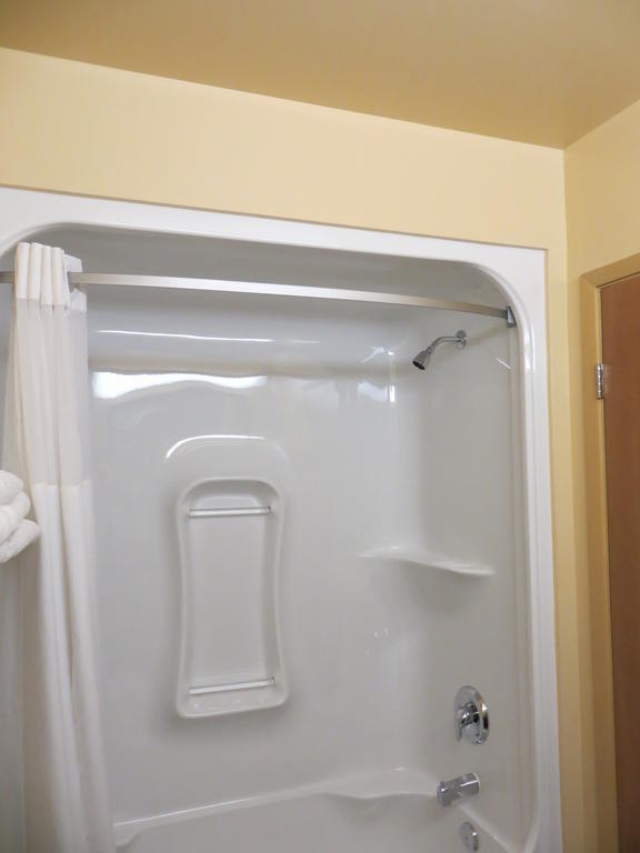 Poplar Tree Inn Stoughton Room photo